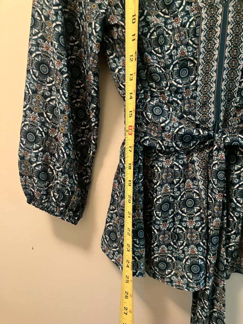 Max Studio Patterned Blouse with Ties Size M - Picture 10 of 10